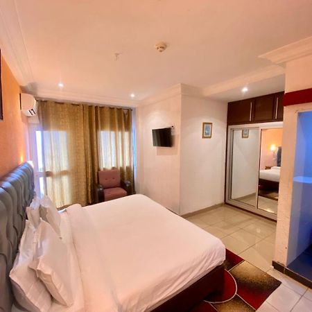Fini Hotel Bobende Лімбе Екстер'єр фото