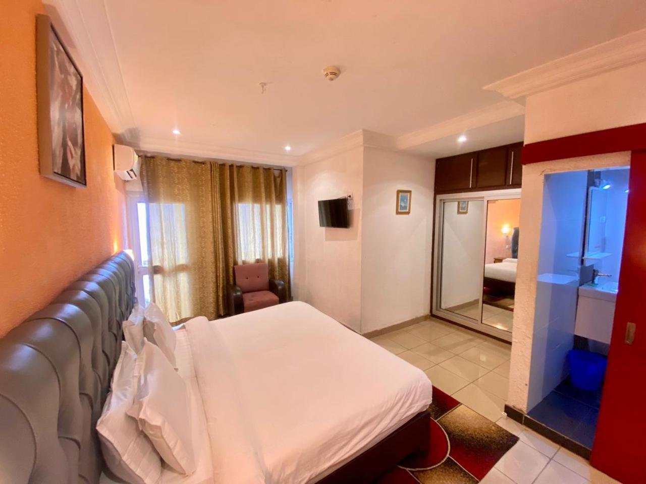 Fini Hotel Bobende Лімбе Екстер'єр фото