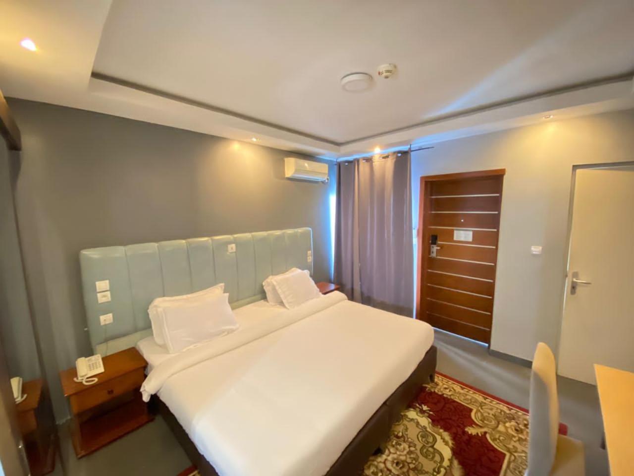 Fini Hotel Bobende Лімбе Екстер'єр фото