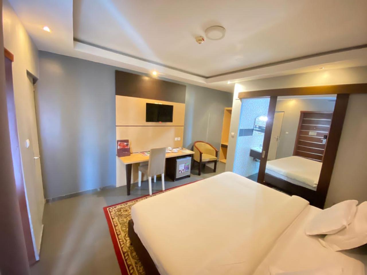 Fini Hotel Bobende Лімбе Екстер'єр фото