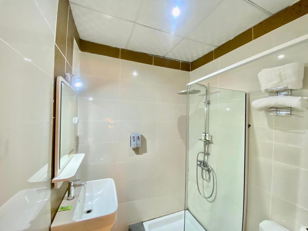 Fini Hotel Bobende Лімбе Екстер'єр фото