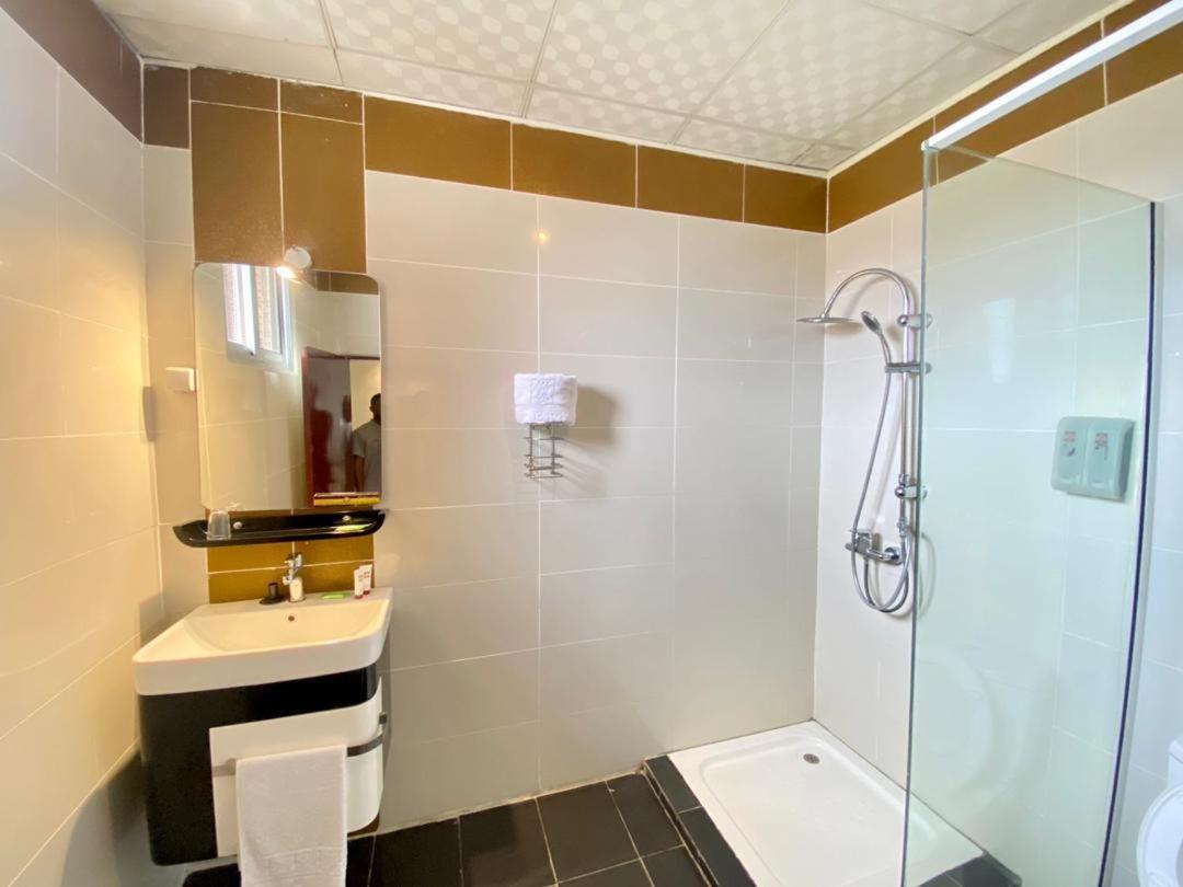 Fini Hotel Bobende Лімбе Екстер'єр фото