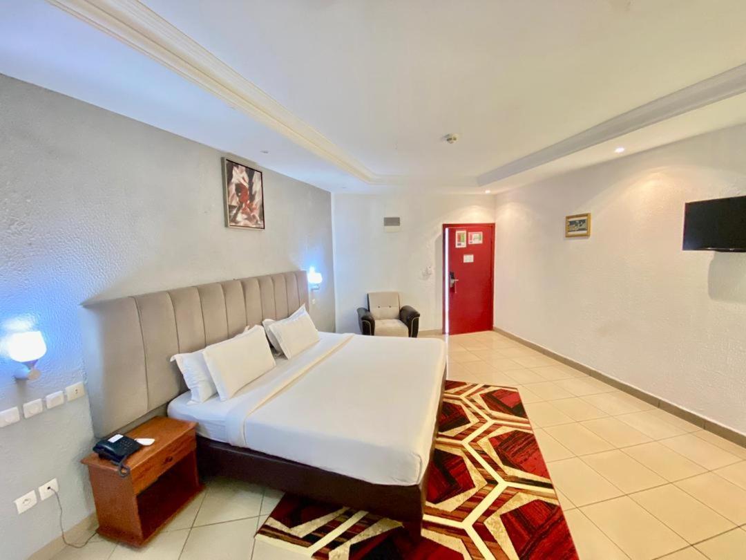 Fini Hotel Bobende Лімбе Екстер'єр фото