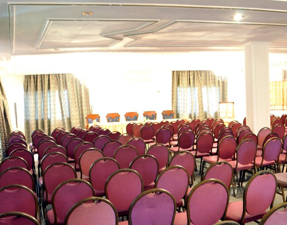 Fini Hotel Bobende Лімбе Екстер'єр фото
