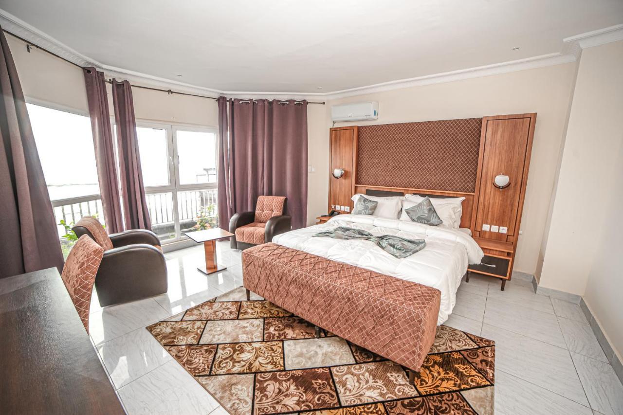 Fini Hotel Bobende Лімбе Екстер'єр фото