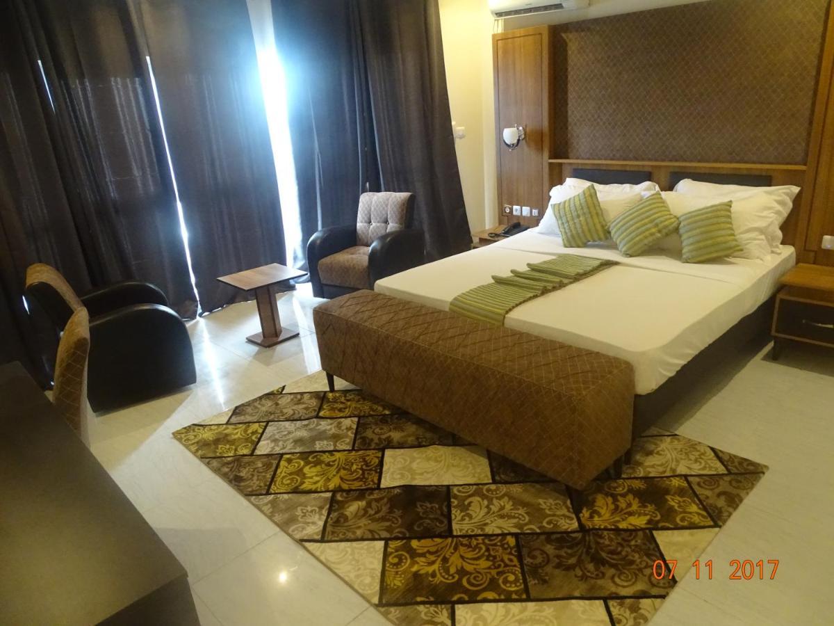Fini Hotel Bobende Лімбе Екстер'єр фото
